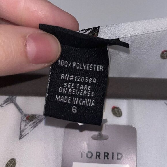 Torrid Size 6 Martini Print Flutter Sleeve Blouse - Picture 7 of 7